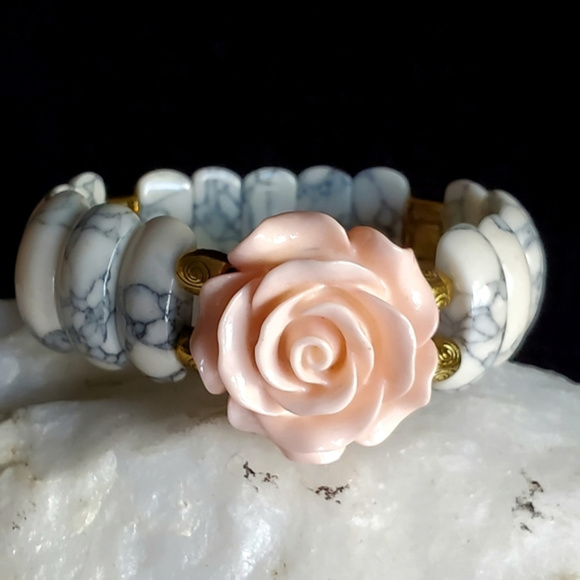 Unique Jewelry Jewelry - Floral Bracelet ROSE Natural Howlite stone